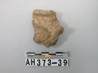 藏品(紅色夾砂陶口緣殘件)的圖片